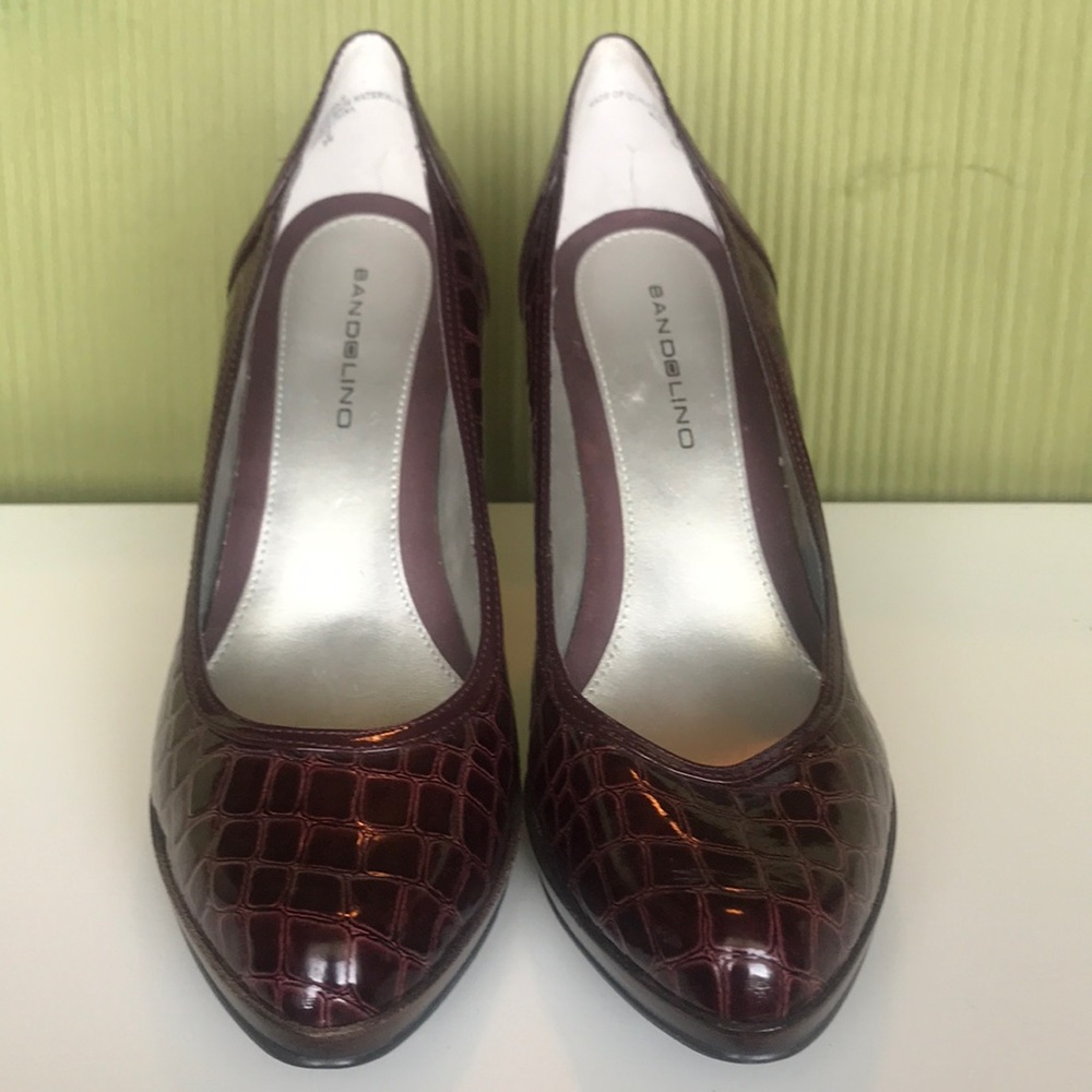 Magenta heels